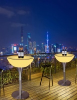 Стол светящийся квадратный на металическом основании 60х60х56 Стол светящийся квадратный на металическом основании 60х60х56